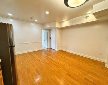 1652 West Virginia Avenue Ne - Photo Thumbnail 9