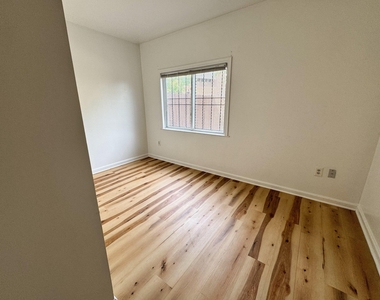 1652 West Virginia Avenue Ne - Photo Thumbnail 10