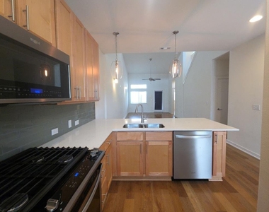 6800 Manchaca Rd - Photo Thumbnail 3