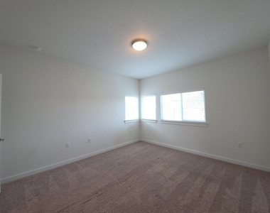 6800 Manchaca Rd - Photo Thumbnail 11