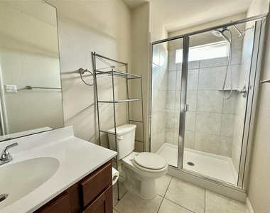 5977 Malta Cir - Photo Thumbnail 32