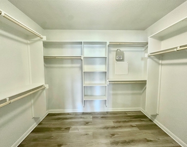 5977 Malta Cir - Photo Thumbnail 21