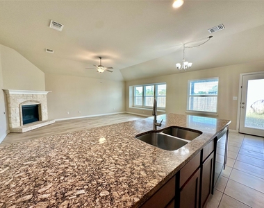 5977 Malta Cir - Photo Thumbnail 13