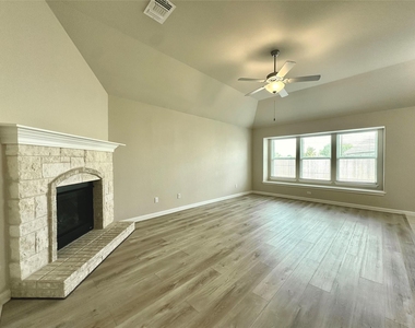 5977 Malta Cir - Photo Thumbnail 8