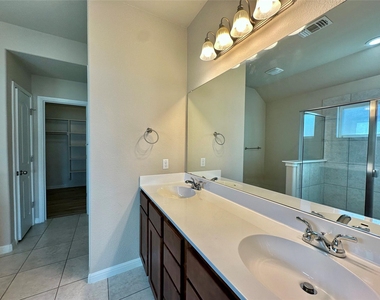 5977 Malta Cir - Photo Thumbnail 18
