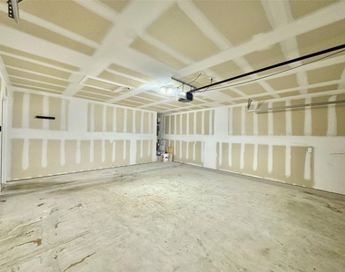 5977 Malta Cir - Photo Thumbnail 33