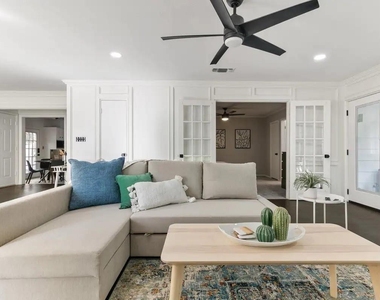 7009 Whispering Oaks Dr - Photo Thumbnail 6