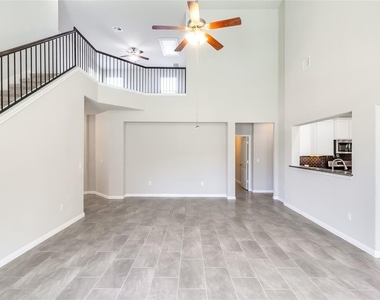 11608 Reading Ct - Photo Thumbnail 5