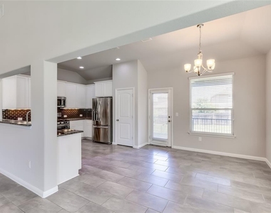 11608 Reading Ct - Photo Thumbnail 14