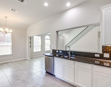11608 Reading Ct - Photo Thumbnail 13
