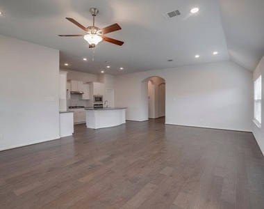 19412 Camlann Pl - Photo Thumbnail 6