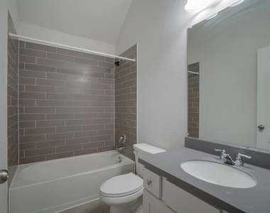 19412 Camlann Pl - Photo Thumbnail 9