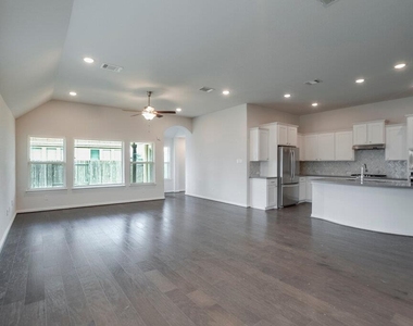 19412 Camlann Pl - Photo Thumbnail 2