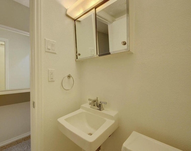 505 W 7th St - Photo Thumbnail 13