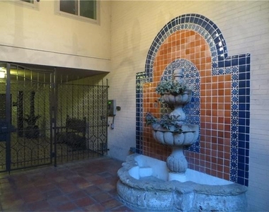 505 W 7th St - Photo Thumbnail 2