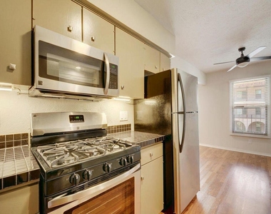 505 W 7th St - Photo Thumbnail 9