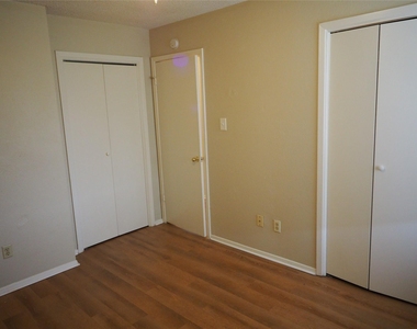 11300 Nicole Cv - Photo Thumbnail 13