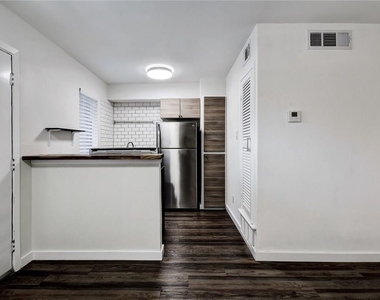 4111 Avenue A St - Photo Thumbnail 2