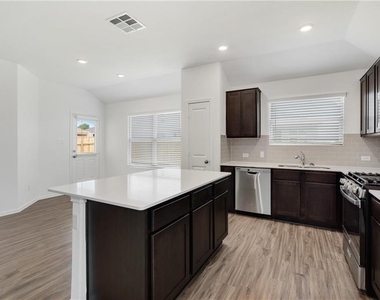 3204 Kenner Dr - Photo Thumbnail 9