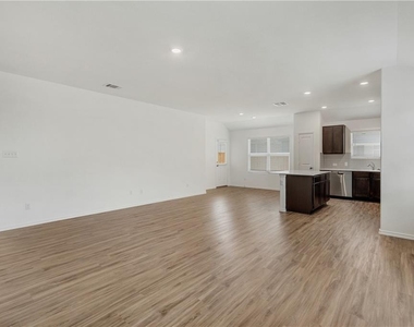 3204 Kenner Dr - Photo Thumbnail 15