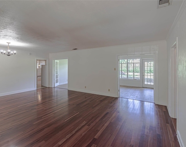 1202 Norwood Rd - Photo Thumbnail 8