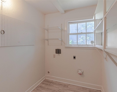 1202 Norwood Rd - Photo Thumbnail 20