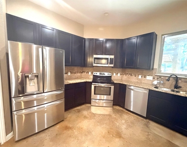 110 Pele Ct - Photo Thumbnail 6