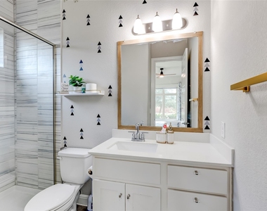 726 Kingston Pl - Photo Thumbnail 23