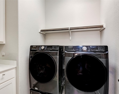 726 Kingston Pl - Photo Thumbnail 29