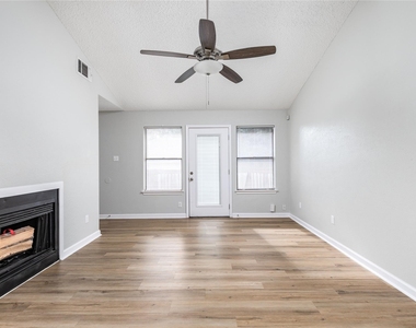 1803 Heatherglen Ln - Photo Thumbnail 10