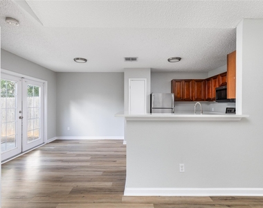 1803 Heatherglen Ln - Photo Thumbnail 12