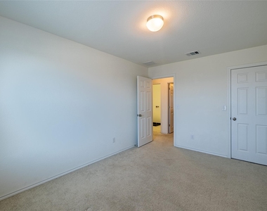 6300 Routenburn St - Photo Thumbnail 25