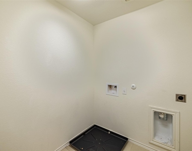 6300 Routenburn St - Photo Thumbnail 34