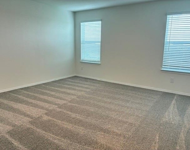 4040 Terracina Dr - Photo Thumbnail 21