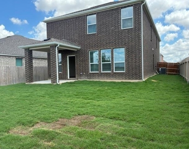 4040 Terracina Dr - Photo Thumbnail 13