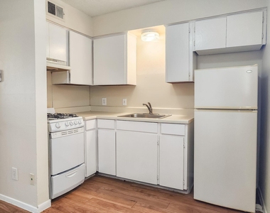 924 E Dean Keeton St - Photo Thumbnail 6