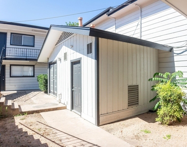 924 E Dean Keeton St - Photo Thumbnail 3