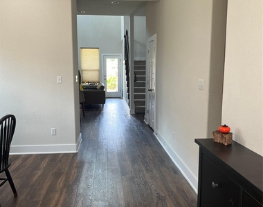 4420 Kings Cross Rd - Photo Thumbnail 12
