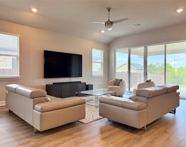 17712 Gilberto Dr - Photo Thumbnail 3
