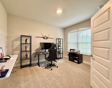 17712 Gilberto Dr - Photo Thumbnail 8