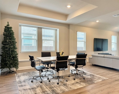 17712 Gilberto Dr - Photo Thumbnail 2