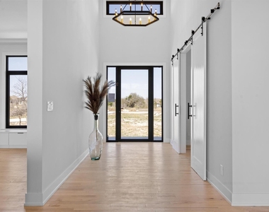333 Spicewood Trails Dr - Photo Thumbnail 10