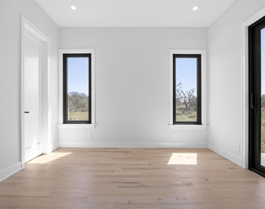 333 Spicewood Trails Dr - Photo Thumbnail 21