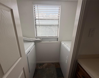 2508 W 12th St - Photo Thumbnail 14