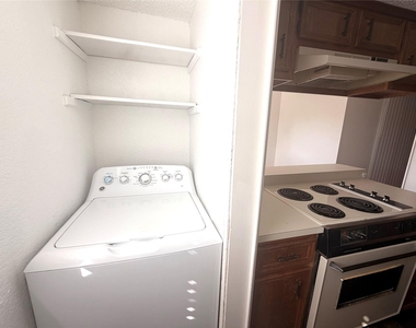 2508 W 12th St - Photo Thumbnail 15