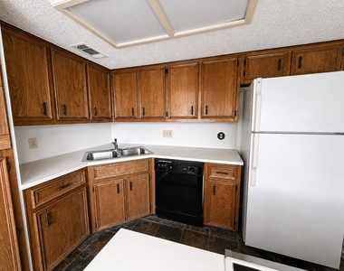 2508 W 12th St - Photo Thumbnail 5
