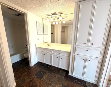 2508 W 12th St - Photo Thumbnail 11