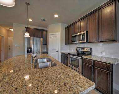 508 High Tech Dr - Photo Thumbnail 6