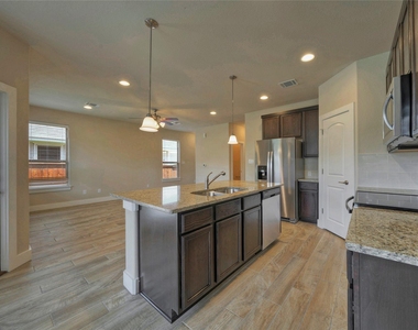 508 High Tech Dr - Photo Thumbnail 7