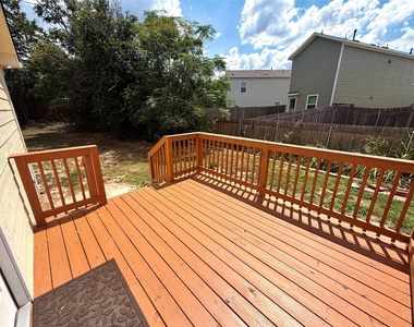 1107 Neches St - Photo Thumbnail 14